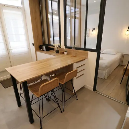 Cosy 2 Pere-lachaise Apartment *